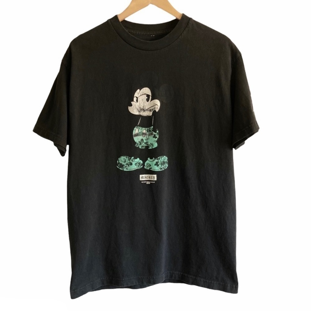 𝅺DISNEY neff graphic shirt black large